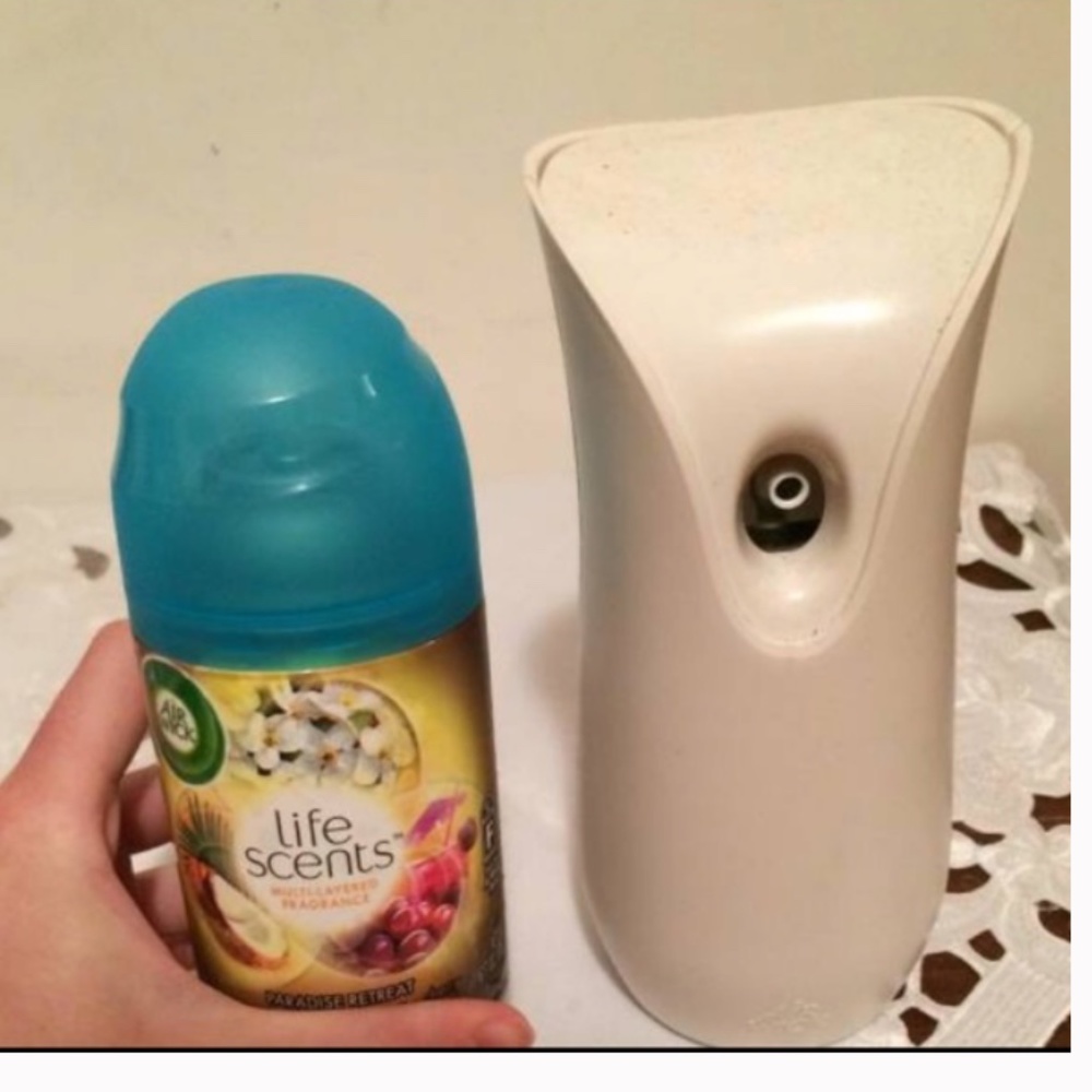 Air wick auto spray air freshener w 2 cans